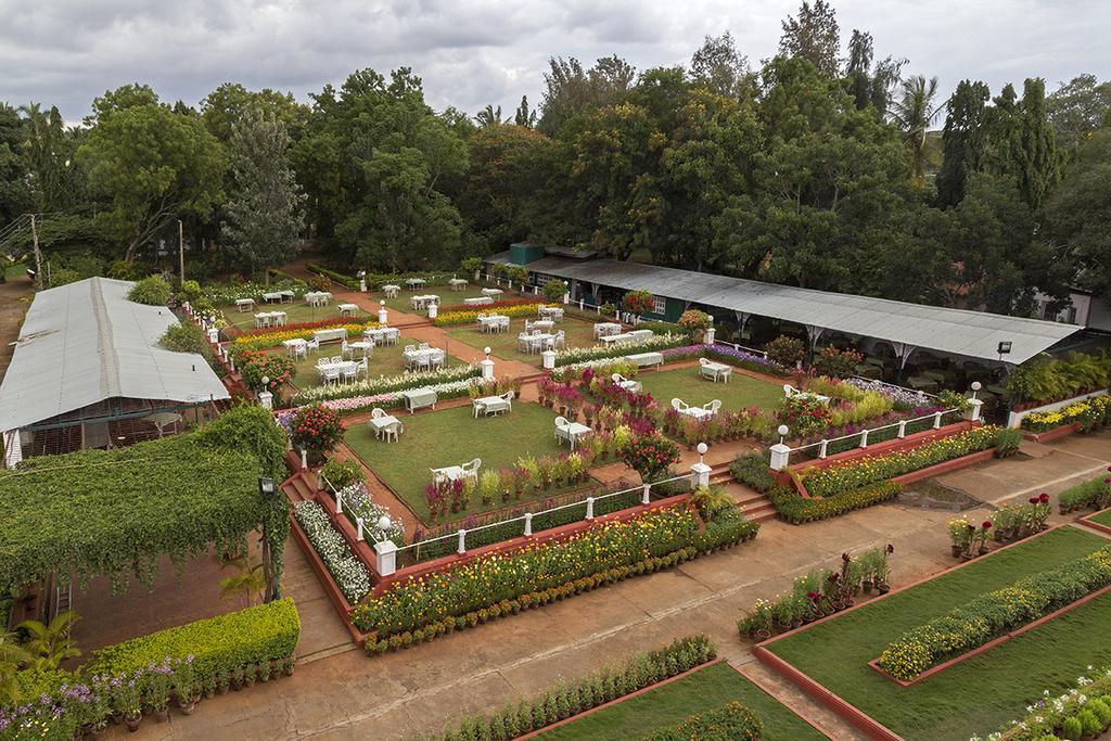 The Green Hotel Mysore Exteriör bild